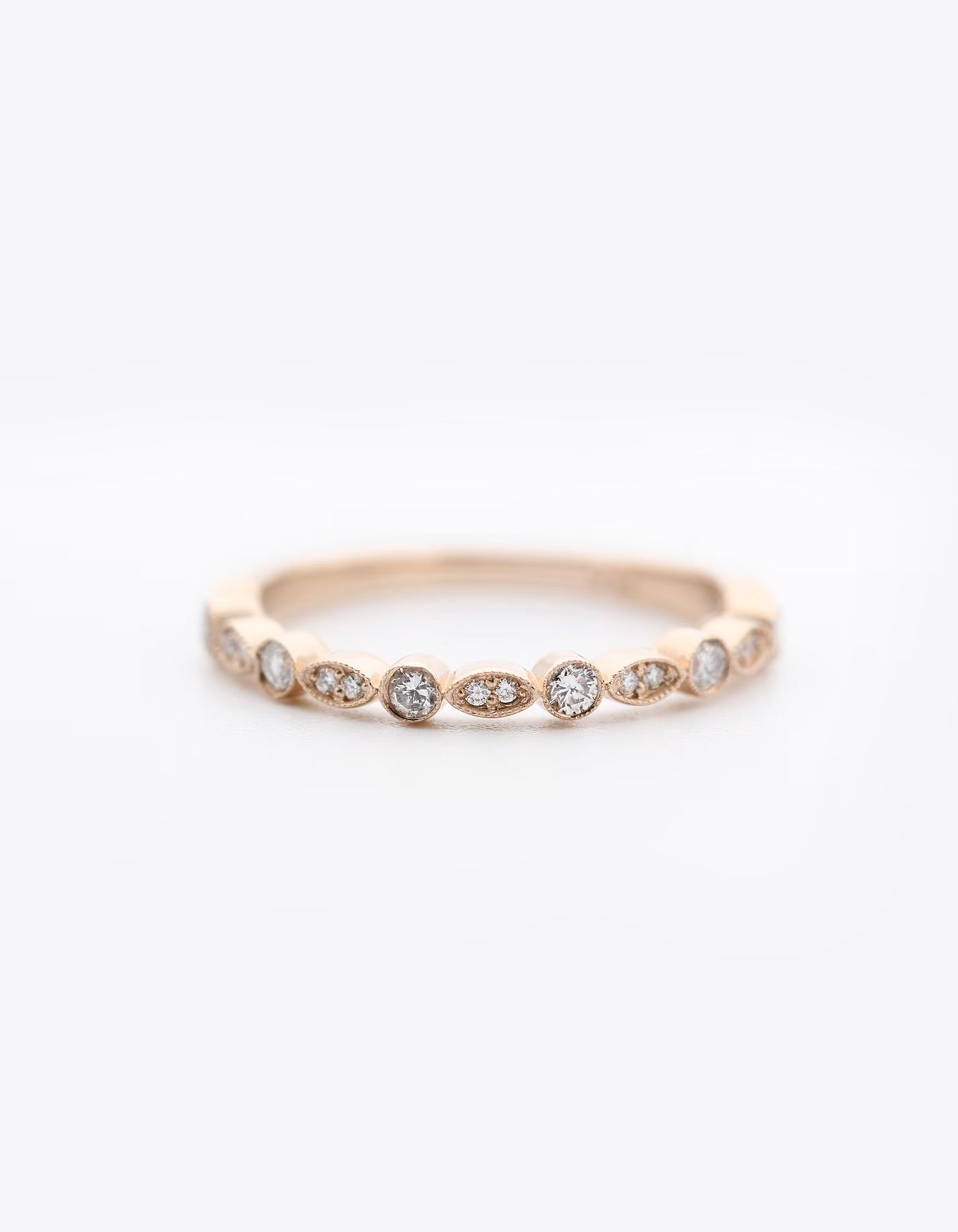 Falcon Round Ring
